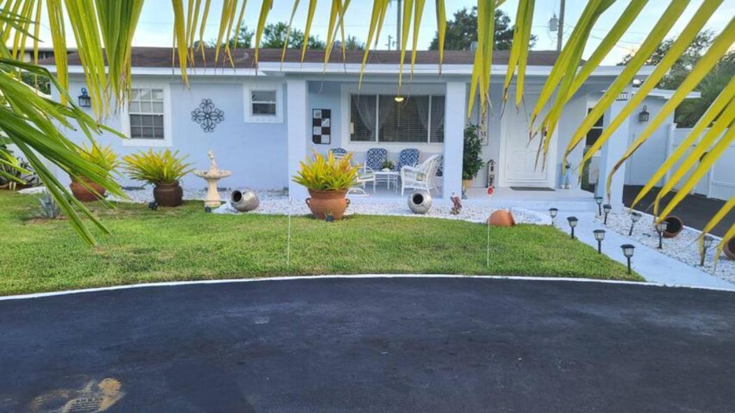 לייק וורת' Palm Springs 3-Bedroom 2-Bath 5 Miles To The Beach מראה חיצוני תמונה