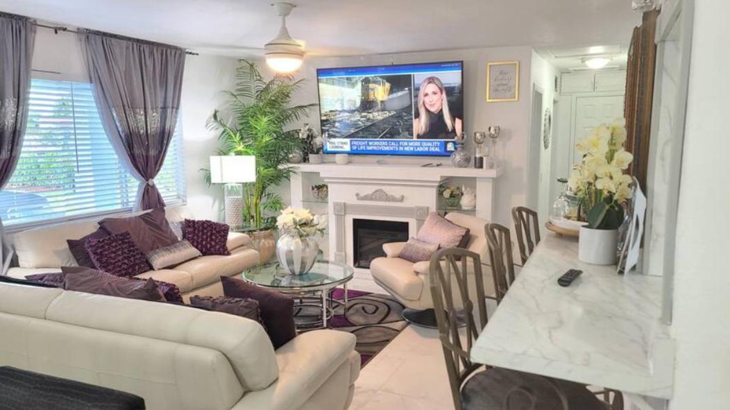 לייק וורת' Palm Springs 3-Bedroom 2-Bath 5 Miles To The Beach מראה חיצוני תמונה
